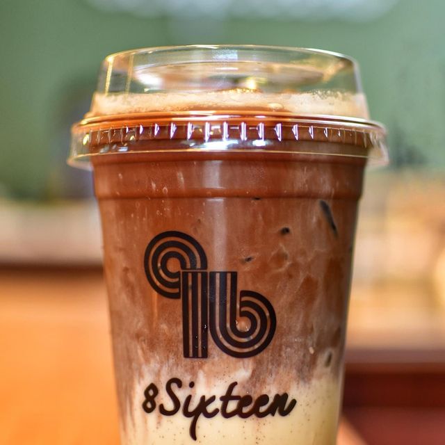 เอทซิกทีน คาเฟ่ (8SIXTEEN Cafe) 