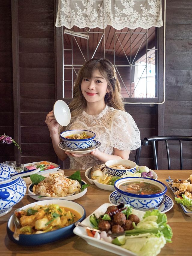หนีแมวไป "ร้านอาหารเรือนคุณนาย" 