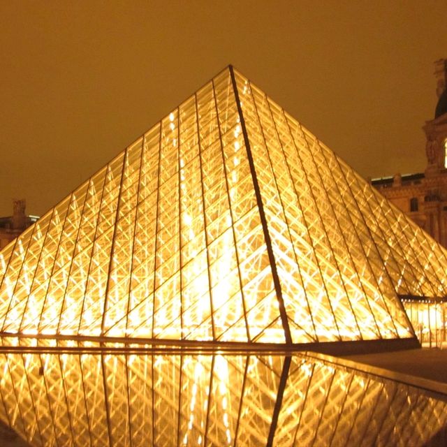 Paris Valentine's Day Romance