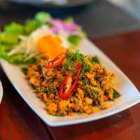 Giant Green  ร้านอาหารสไตล์ลอฟท์ในสวนยาง