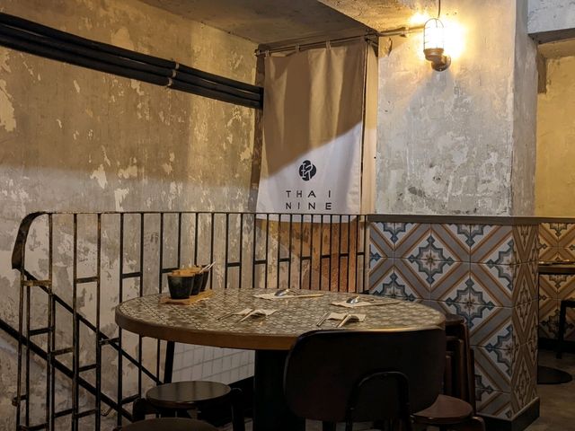 別緻工業風餐廳，正宗泰國美食