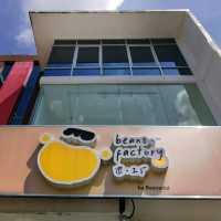 Beans.Factory, nice dessert house in Muar.
