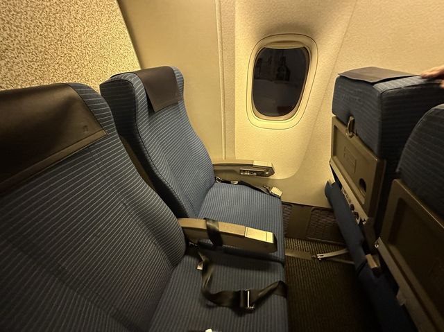 東京・羽田空港→福岡空港へ。夜間ANA便利用搭乗記。