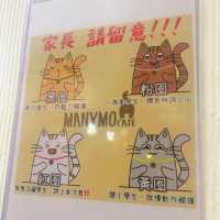 Many Mo Cafe