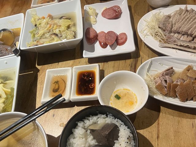 超好吃的鵝肉料理｜阿城鵝肉土城創始店，份量多人也超多