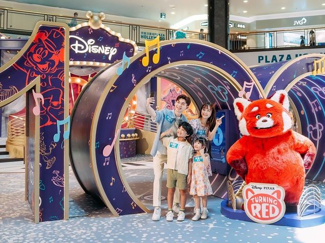 《Disney 100: Travel Together with Plaza Hollywood》