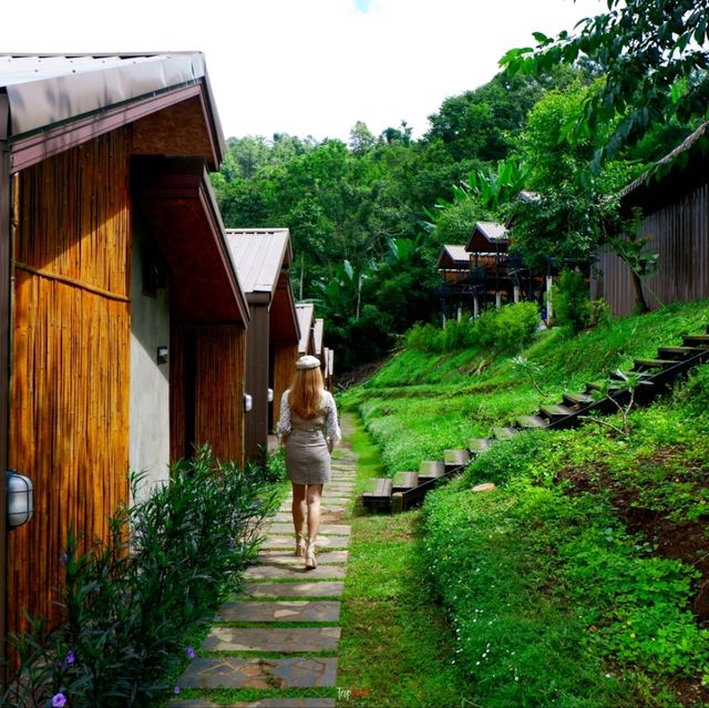 ที่พักเชียงใหม่ บ้านภูหมอก ตั้งอยู่บนสุดของเนินเขา