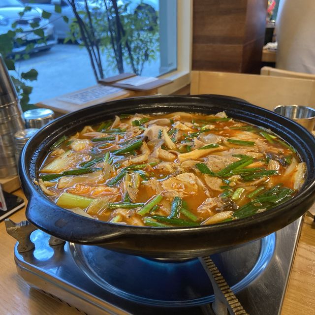 해외탐방 후 뜨끈하고 칼칼한 음식으로 추천하는 돈수백 북수원