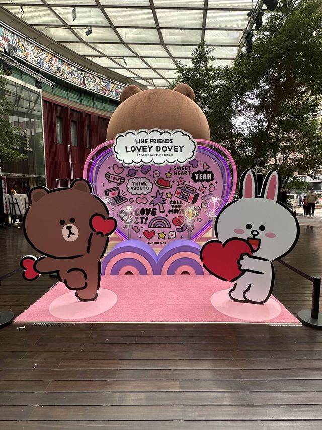 K11🧸成4米高嘅毛茸茸阿BROWN「熊大」情侣打卡位