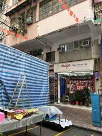 擁有香港平民夜總會之稱嘅廟街