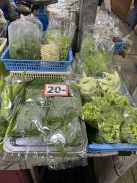 ตลาดน้ำคลองลัดมะยม ตลาดที่ของกินหลากหลาย