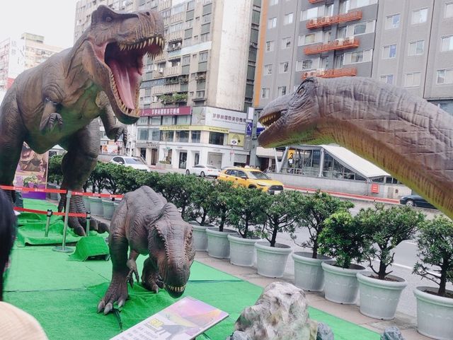 台北｜🦖🦕暑假親子拍照📷打卡好去處📍 Far Eastern SOGO Taipei Zhongxiao Store 遠東SOGO 台北忠孝館