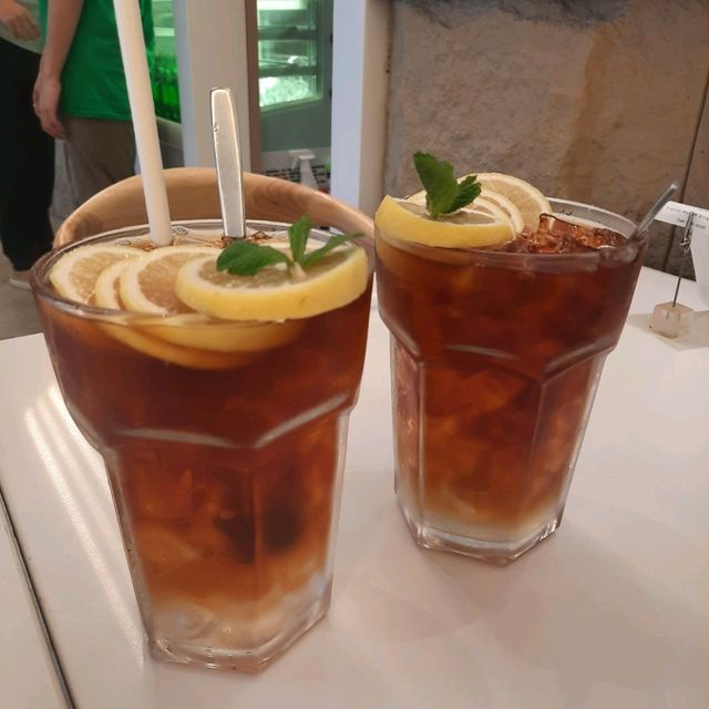 隱身葵芳屋村內嘅文青cafe🪵