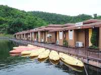 รายาบุรี รีสอร์ท นอนแพริมน้ำชิลๆ ชมวิวเขื่อน 🛶
