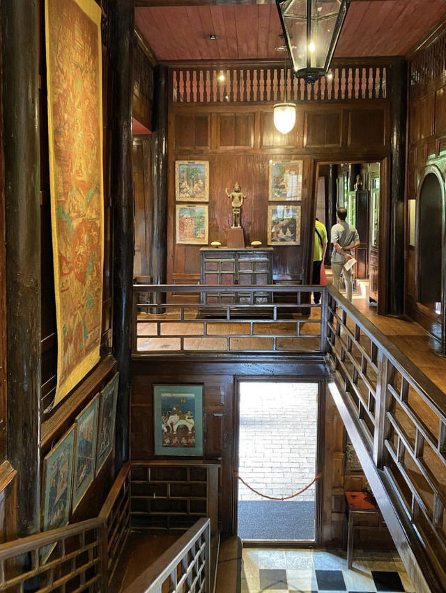 Bangkok's Enchanting Silk Oasis