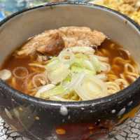 【大阪・心斎橋】1年間限定のコラボ店「人類みな麺類とエスサワダ」