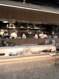無遮擋湖景Cafe，浪漫約會打卡好地方