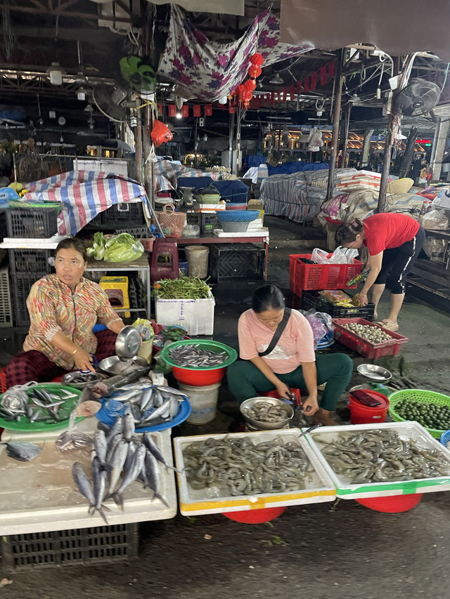 🇻🇳夜遊會安古城👍🏾浪漫小船放燈籠🏮