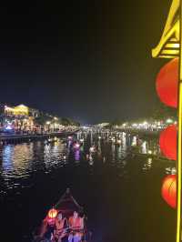 🇻🇳夜遊會安古城👍🏾浪漫小船放燈籠🏮