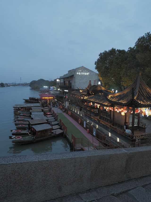 上海朱家角，夜景不要去放生橋，要去泰安橋