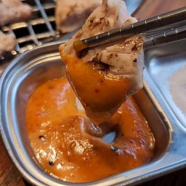 弘大必吃💪 宋江到訪 🔥碳烤特色雞肉料理