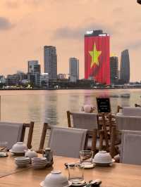 ベトナム🇻🇳ダナン🐉ドラゴンブリッジショーは🍽️座りながら観覧できる🍸✨