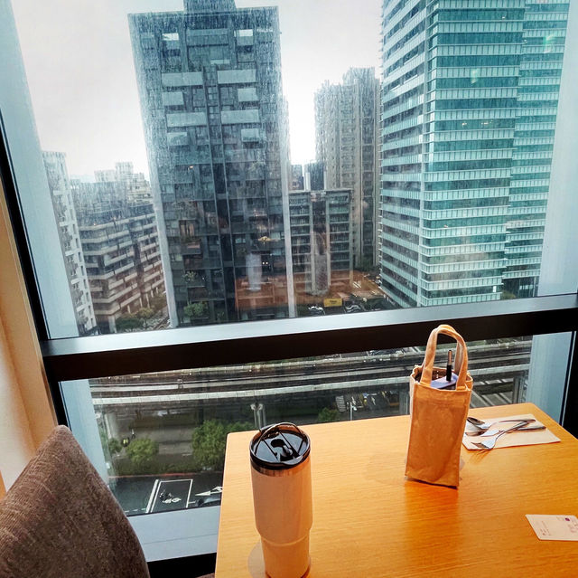 臺北南港 舒適商務旅館 The Place Taipei 南港老爺行旅