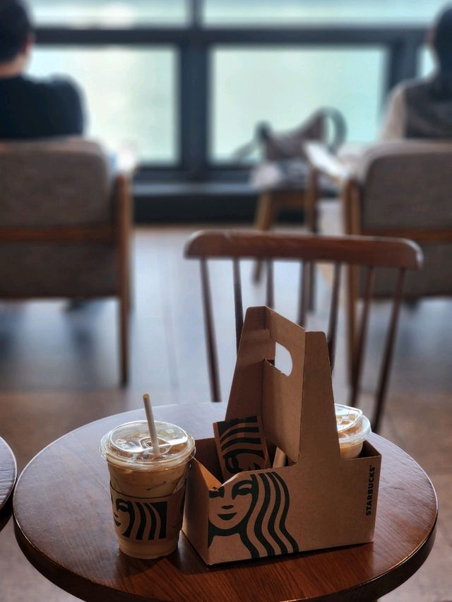 영도대교뷰와 부산대교뷰를 한번에, 영도대교 스타벅스