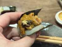 「臺北東區創意日本料理，必試招牌乾貝漢堡加海膽」