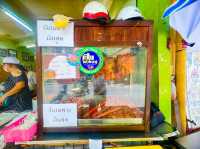 ข้าวหมูแดงสีมรกต 