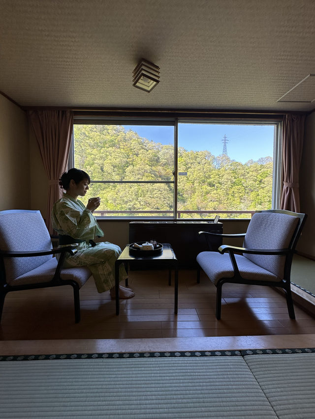 〜福島県〜和風アート空間！鬼滅の無限城？話題の旅館