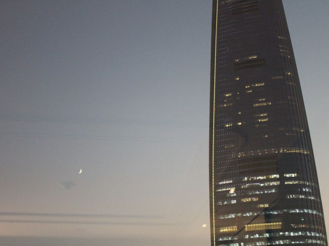 롯데월드 타워, 석촌 호수 뷰 '소피텔 앰배서더 서울 호텔'