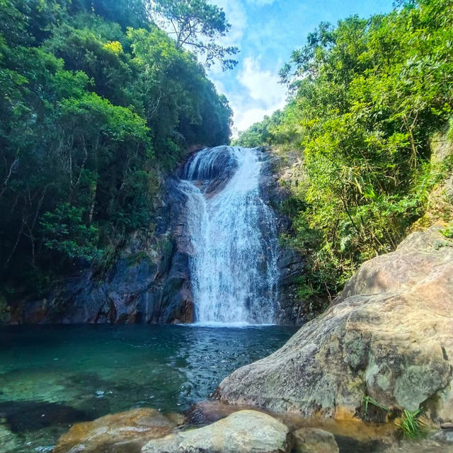 月之輪滝：水雲夢幻，震撼自然鬼斧神工的偉力