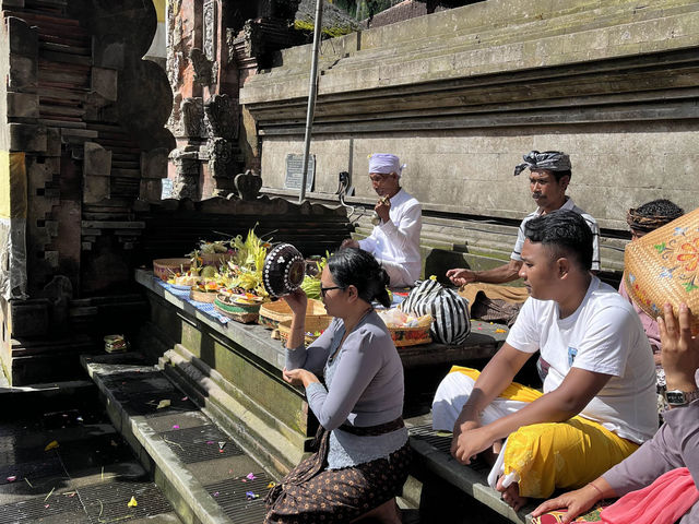 【ウブド】水の寺院！ティルタ ウンプル寺院で沐浴に挑戦！！