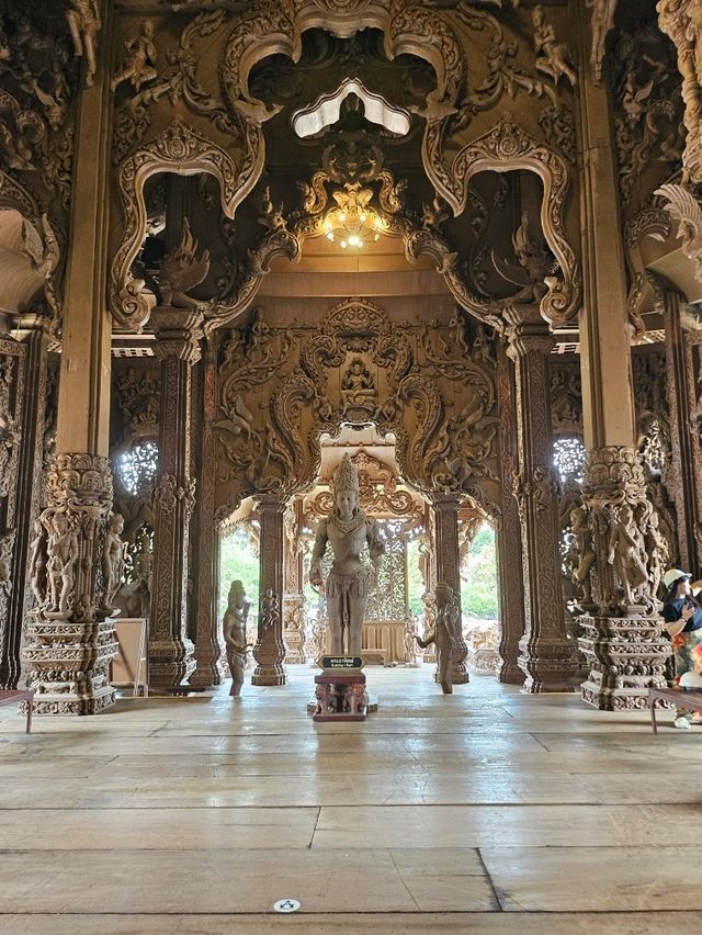 The Sanctuary of Truth: A Masterpiece of Art and Philosophy in Pattaya