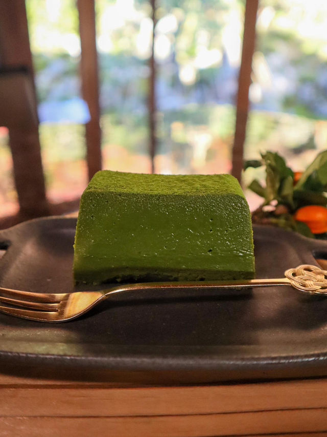 お寺の中にカフェが！！！？9月末には限定ライトアップも！