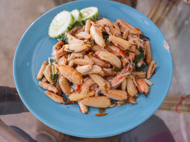 รีวิว ครัวแม่ฬากะเพราโครตปู (หัวหิน) 🦀