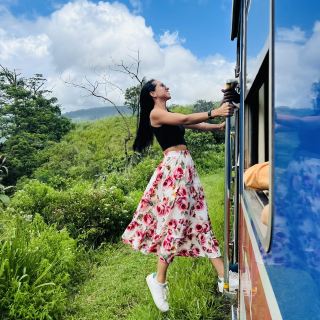 體驗令人屏息的旅程：康提到埃拉的火車之旅！