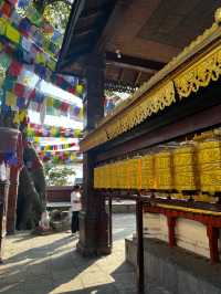 【カトマンズ🇳🇵】世界遺産に登録されている丘の上の仏教寺院🛕