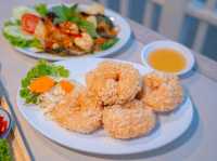 ร้านอาหารริมแม่น้ำเจ้าพระยา ปากเกร็ด นนทบุรี