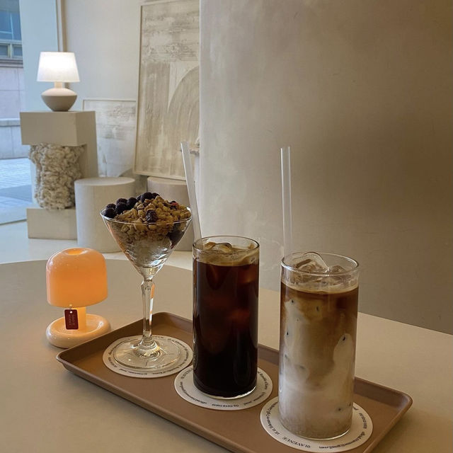 【韓国】優しいイケメン店員さんのオシャレなカフェ✨