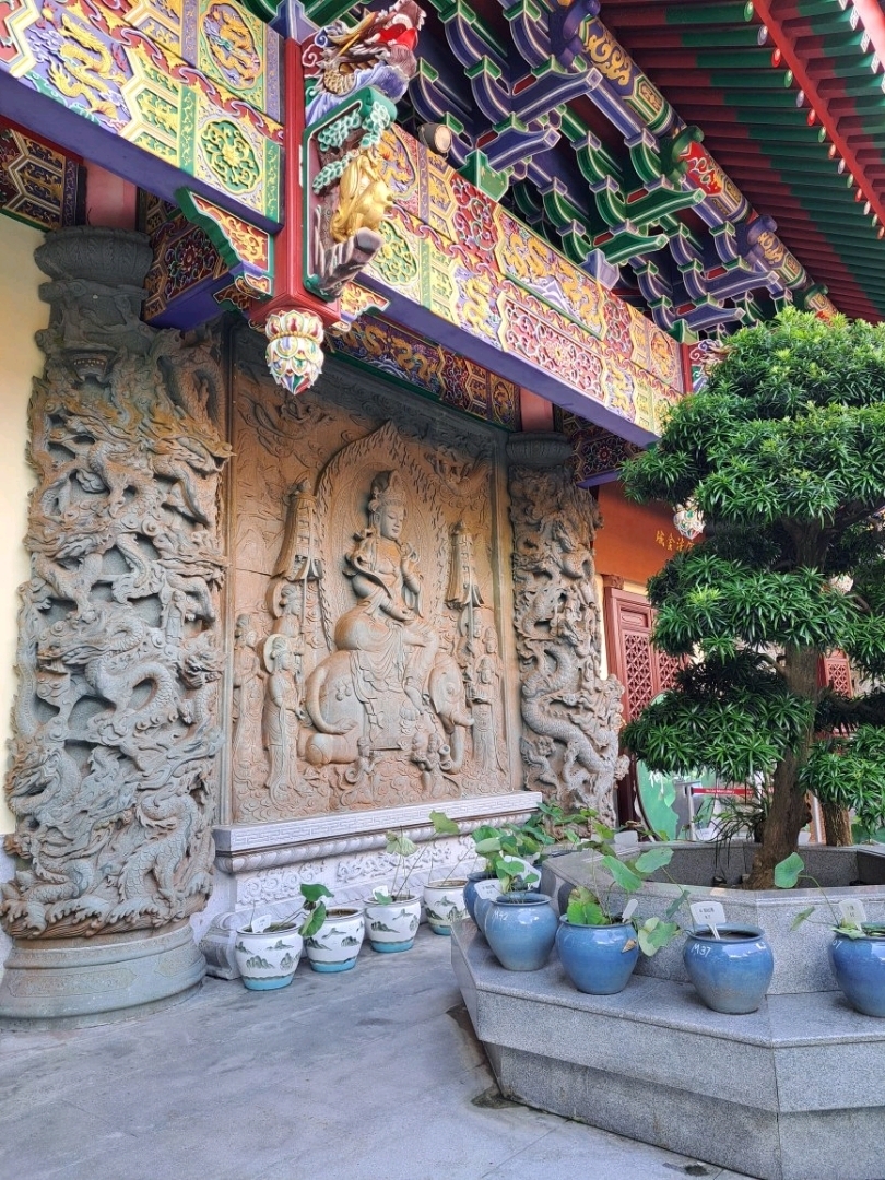 宝蓮禅寺:香港】装飾が美しい香港のお寺✨ | Trip.com 香港