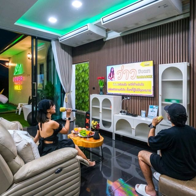ชวนแก๊งเพื่อนมาตี้กันที่ 𝐋𝐨𝐯𝐞𝐫 𝐇𝐢𝐥𝐥 𝐊𝐡𝐚𝐨 𝐘𝐚𝐢 พูลวิลล่าเปิดใหม่ที่เขาใหญ่ 