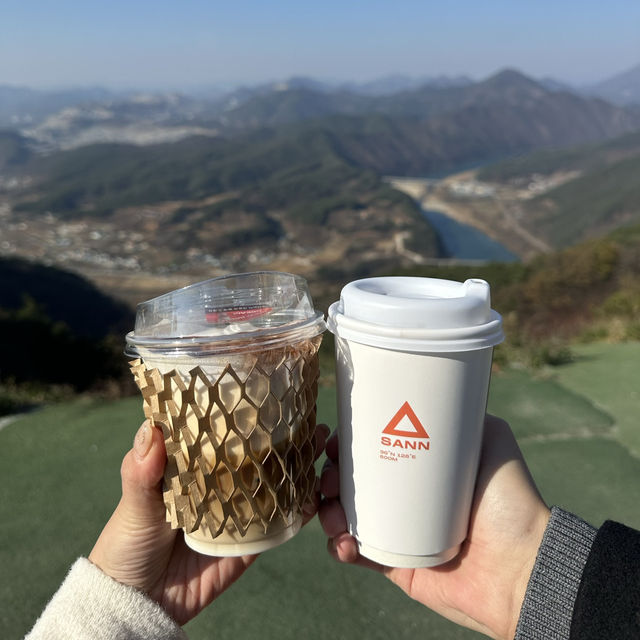 단양의 하늘, 가을을 마시다 - 카페 산(Cafe Sann)⛰️