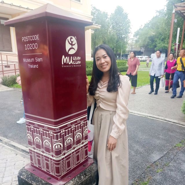 เที่ยว Museum เดินทางด้วยรถไฟ้า