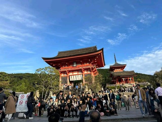 ขอพรวัดวัดคิโยมิซึ วัดดังประจำเมืองเกียวโต