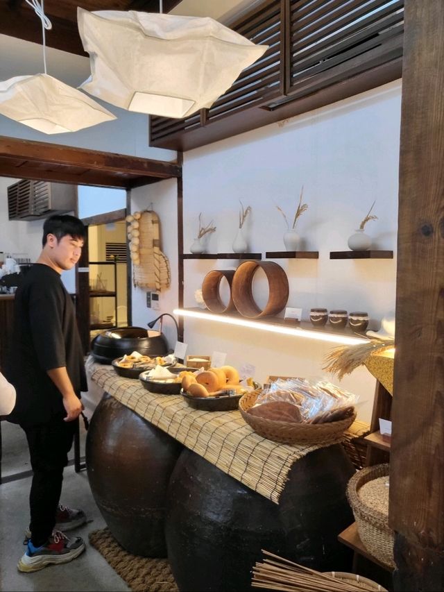 소금빵 맛집으로 유명한 문경 레트로카페