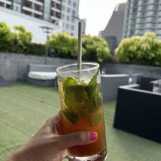 🍾 Rainforest Rooftop Bar 🌤️🍸