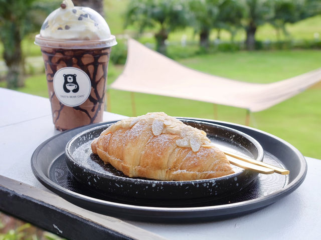 ลานโอบรักแคมป์ปิ้ง & Tree’N Bear Cafe