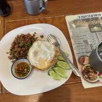 หลงรัก ก๋วยเตี๋ยวต้มยำสุโขทัยในตำนาน 